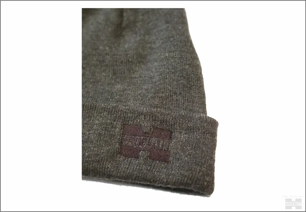 Accessoires_Strickmütze_grau_unisex_3.webp